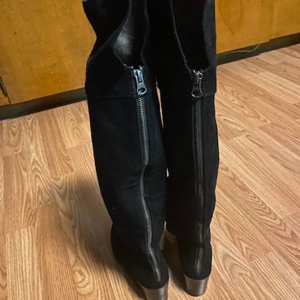 Steve Madden Knee high Black suede boots, size 5 1/2